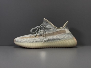 GOD 이지부스트 350 V2 룬드마크 논리플렉티브