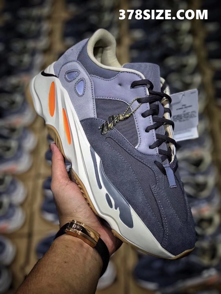 H12 이지부스트 700 마그넷