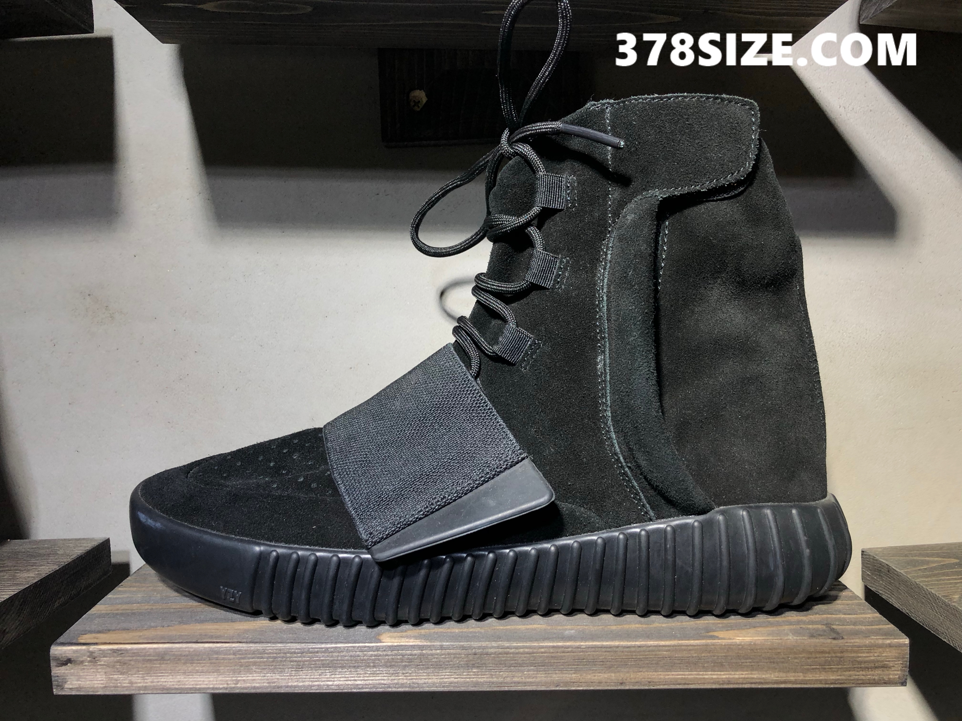 이지부스트 750 트리플블랙