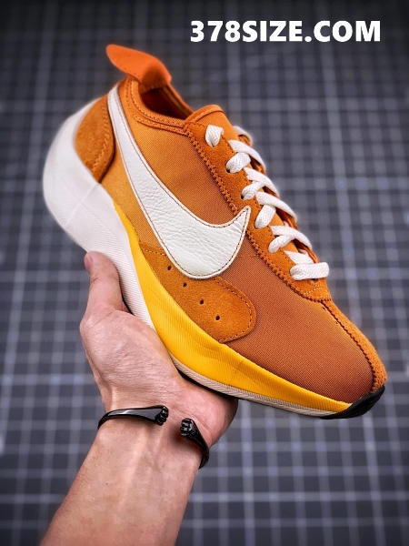 나이키 문레이서 모나크