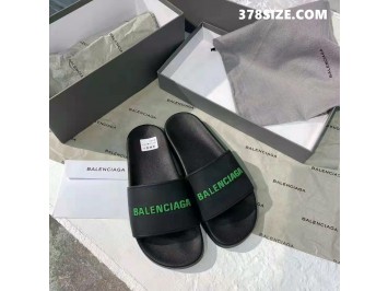 발렌시아가 텍스트 로고 슬라이드