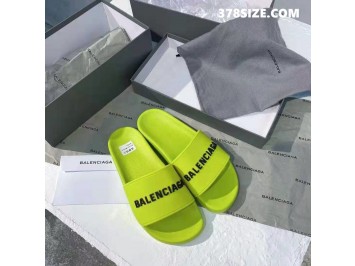 발렌시아가 텍스트 로고 슬라이드