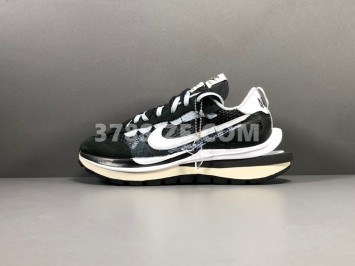 X 나이키 사카이 베이퍼 와플 검흰