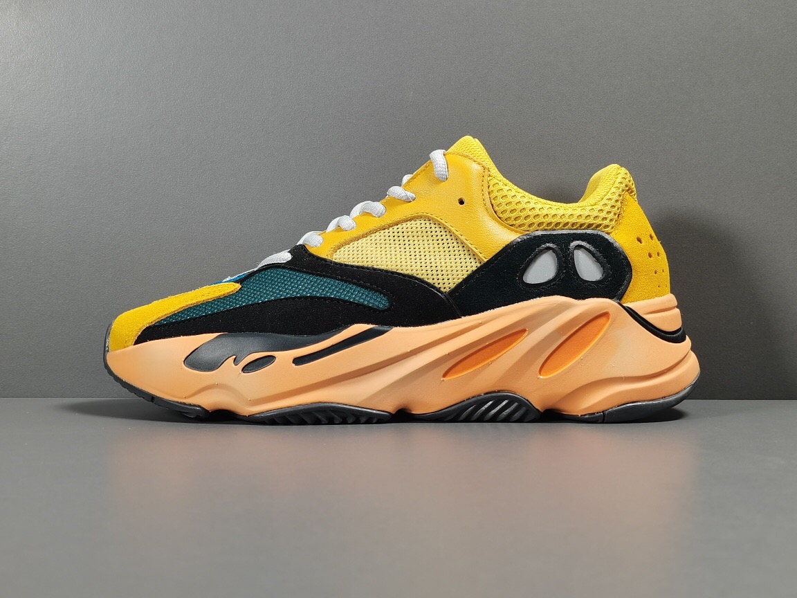 OG 이지부스트 700 GZ6984