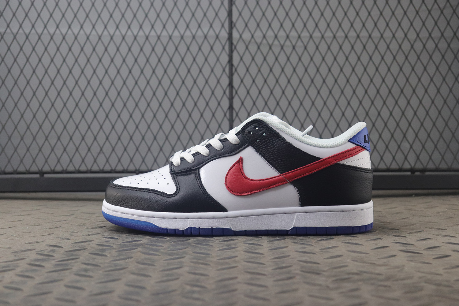 DF 나이키 덩크로우 서울 DM7708-100