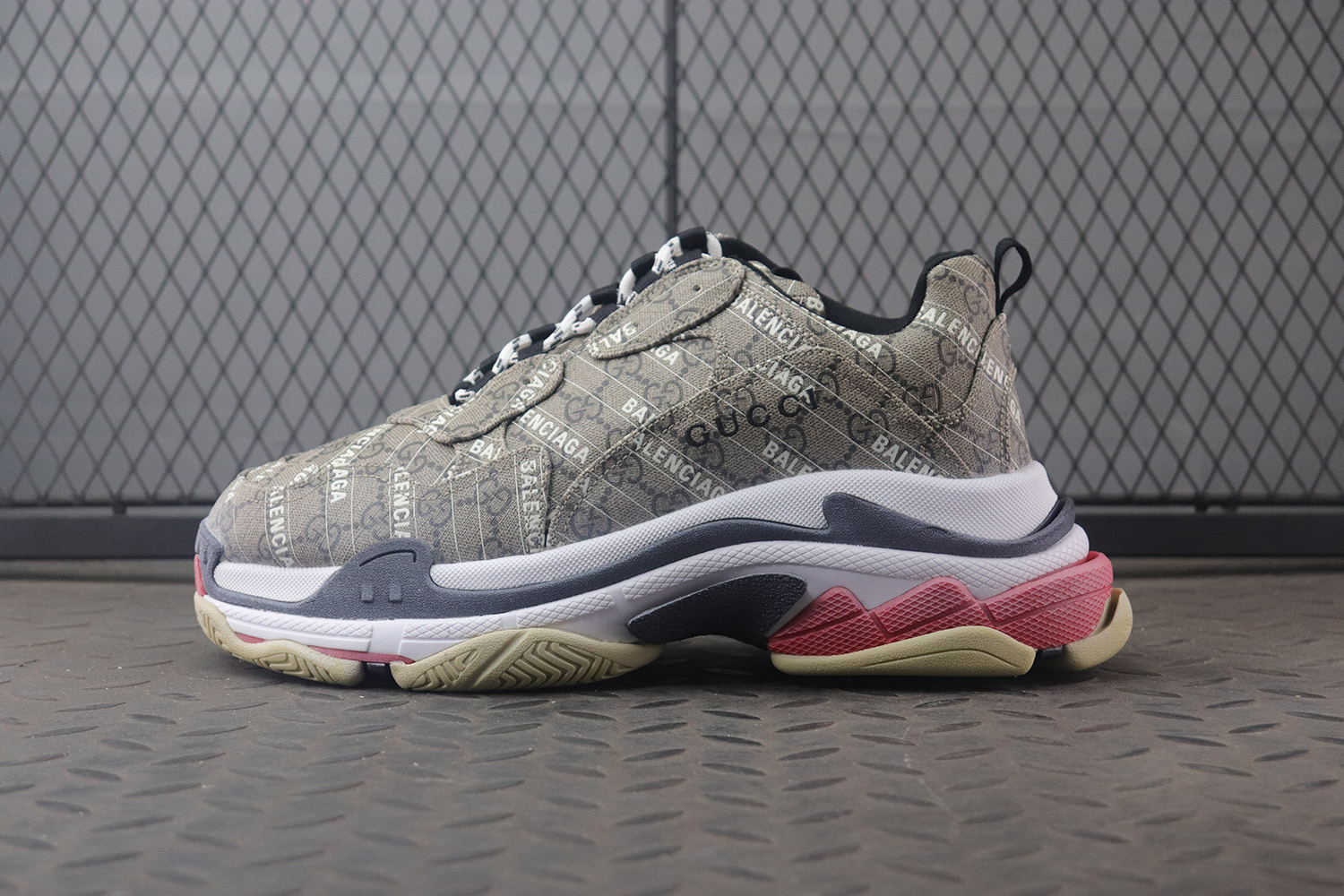 발렌시아가 GUCCI