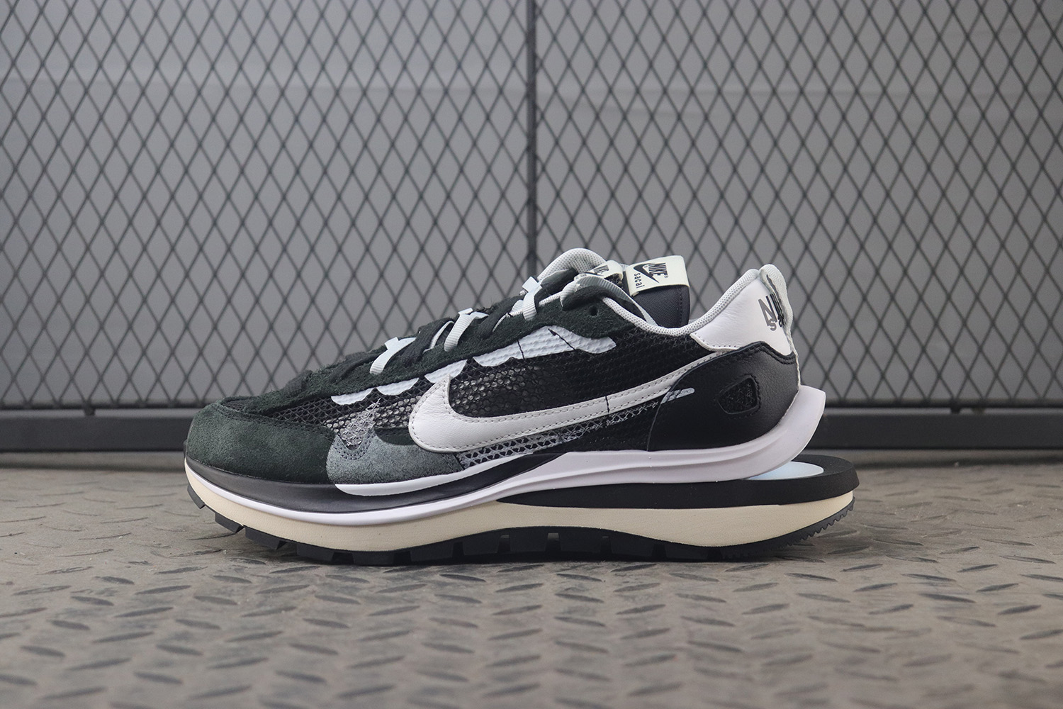 MC sacai x Nike VaporWaffle CV1363-001