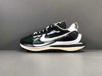 순원 3.0 sacai x Nike VaporWaffle CV1363-001