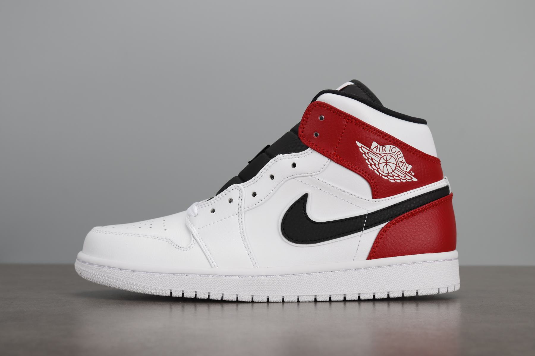 조던 1 미드 화이트 시카고 554724-116