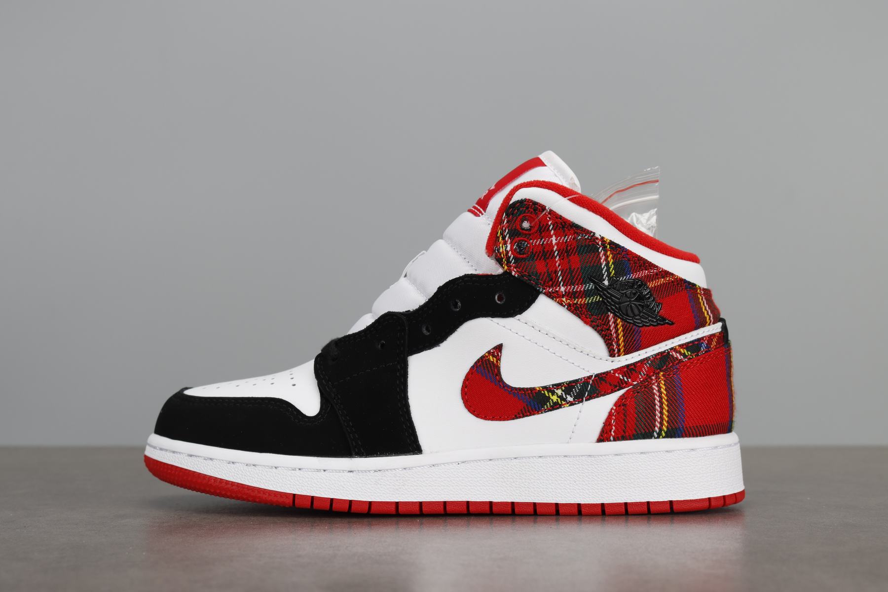 조던 1 미드 화이트 플래드 554725-607