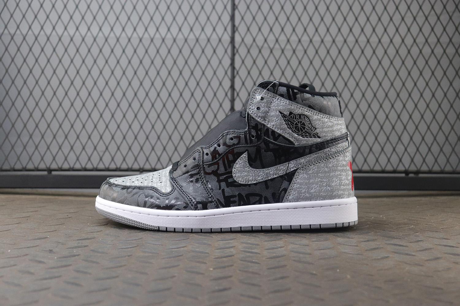 조던 1 레트로 하이 OG 리벨리어네어 555088-036