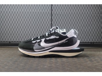 M 나이키 x 사카이 베이퍼와플 블랙 화이트 CV1363-001