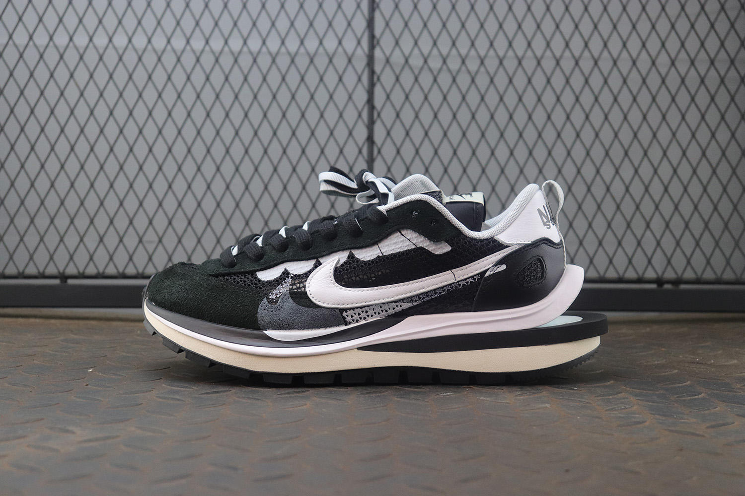 K 나이키 x 사카이 베이퍼와플 블랙 화이트 CV1363-001