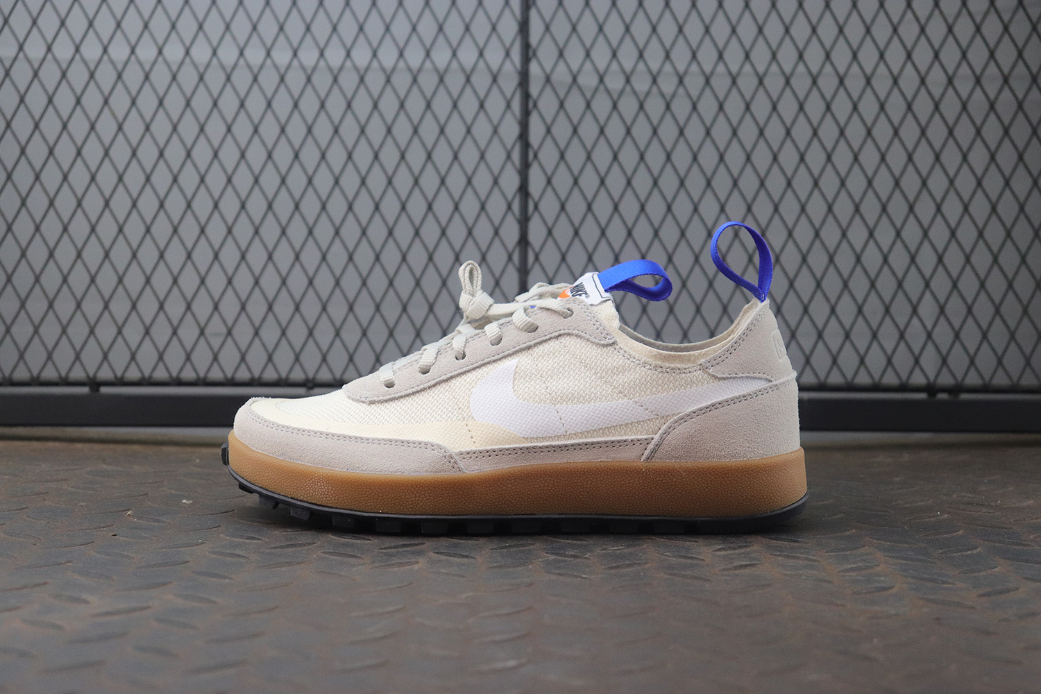 H12 나이키 x 톰 삭스 제너럴 퍼포즈 슈 라이트 크림 DA6672-200