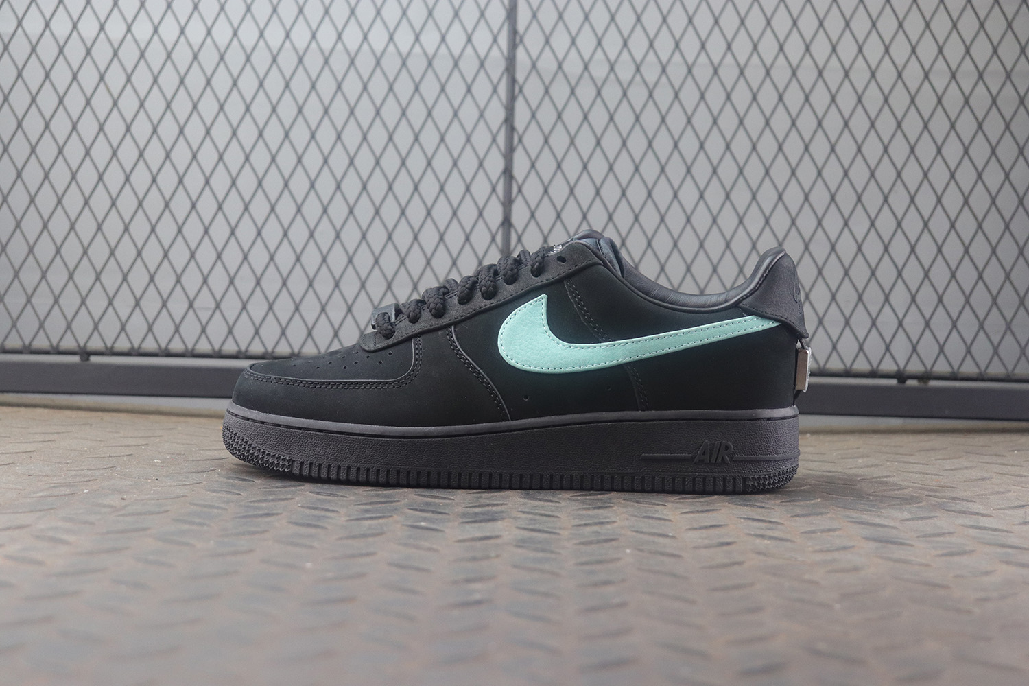 LN 나이키 x 티파니 앤 코 에어포스 1 로우 SP 1837 DZ1382-001