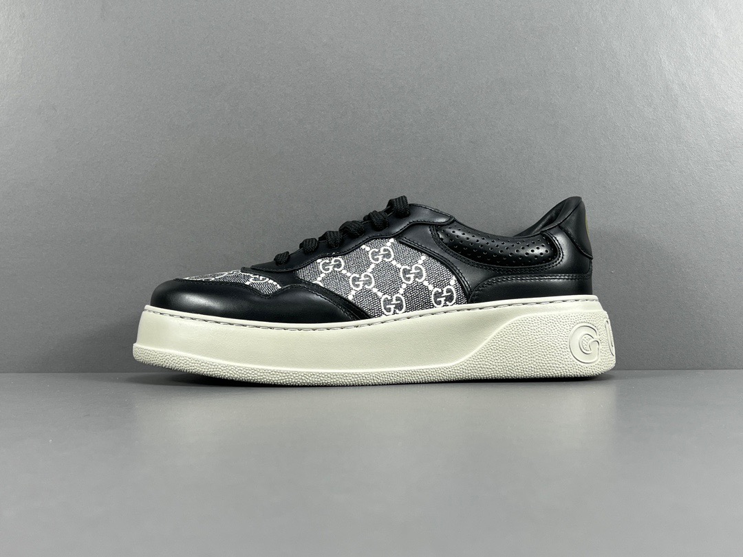 구찌 스니커즈 570443