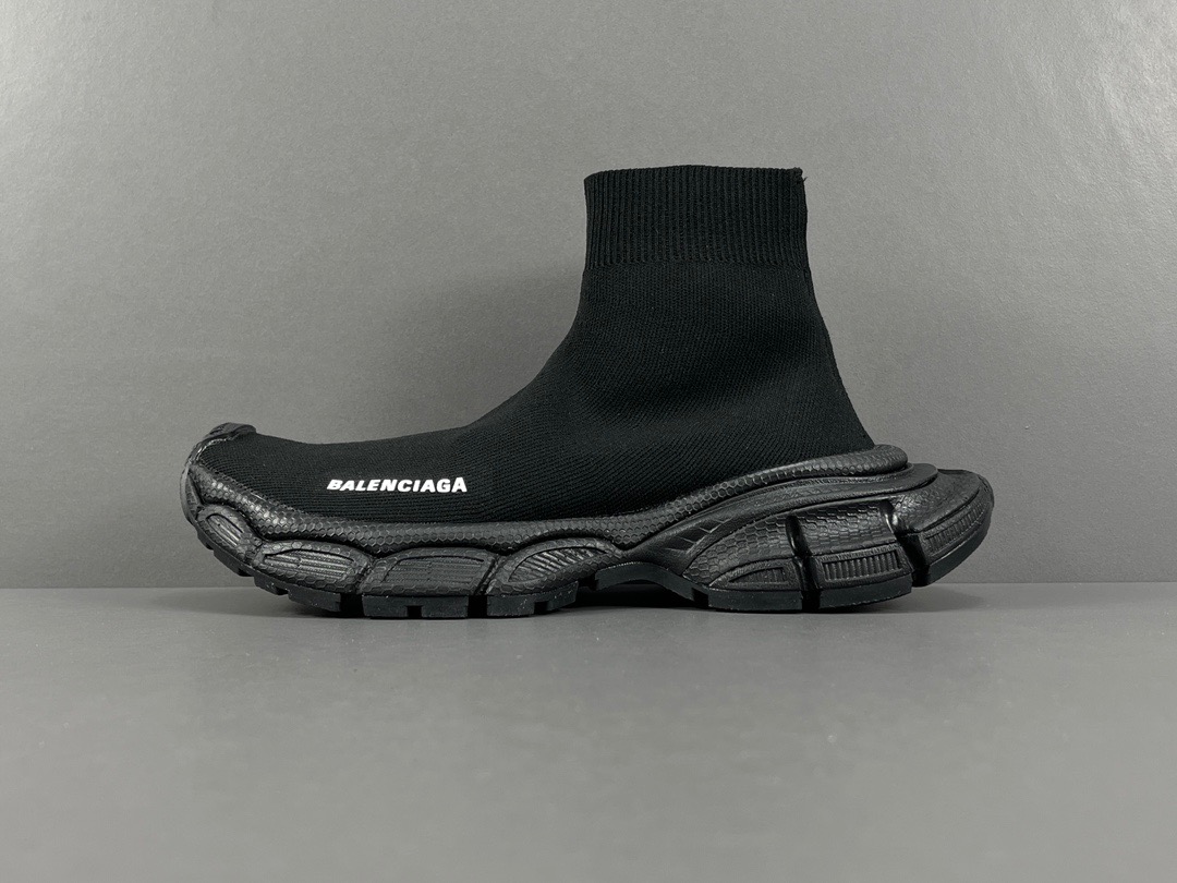 WM 발렌시아가 스피드러너 758429W2DG11290