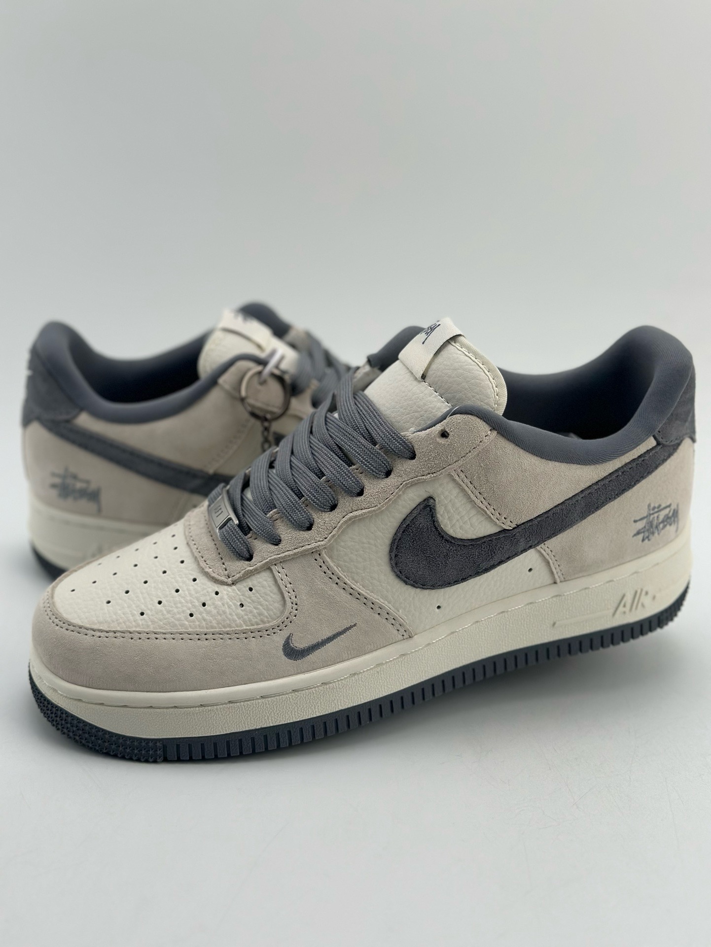 Nike Air Force 1 Low 07 x Stussy HD1968-013