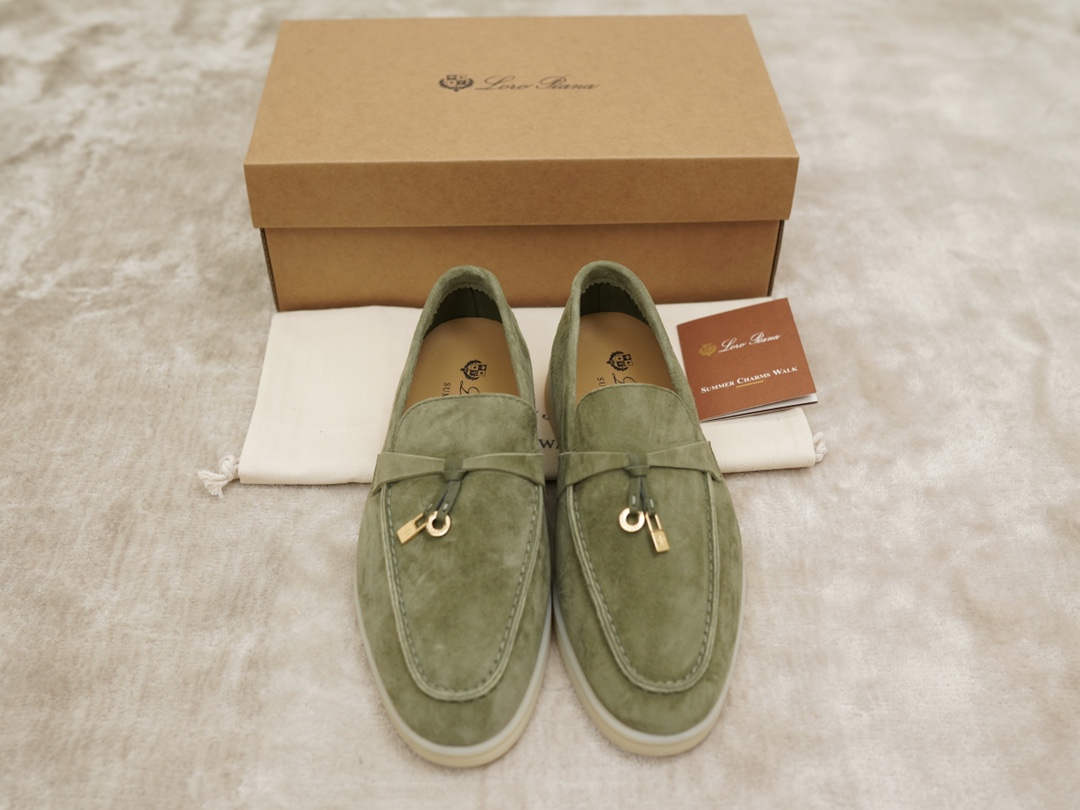 로로피아나 Loro Piana Summer Charms Walk