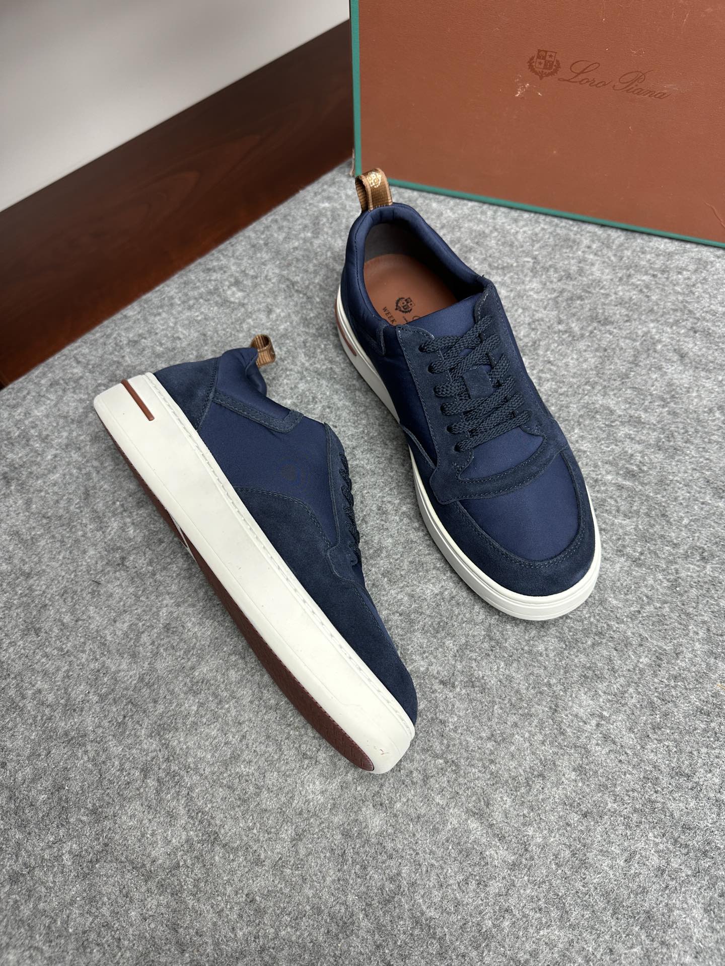 로로피아나 Loro Piana Newport Walk