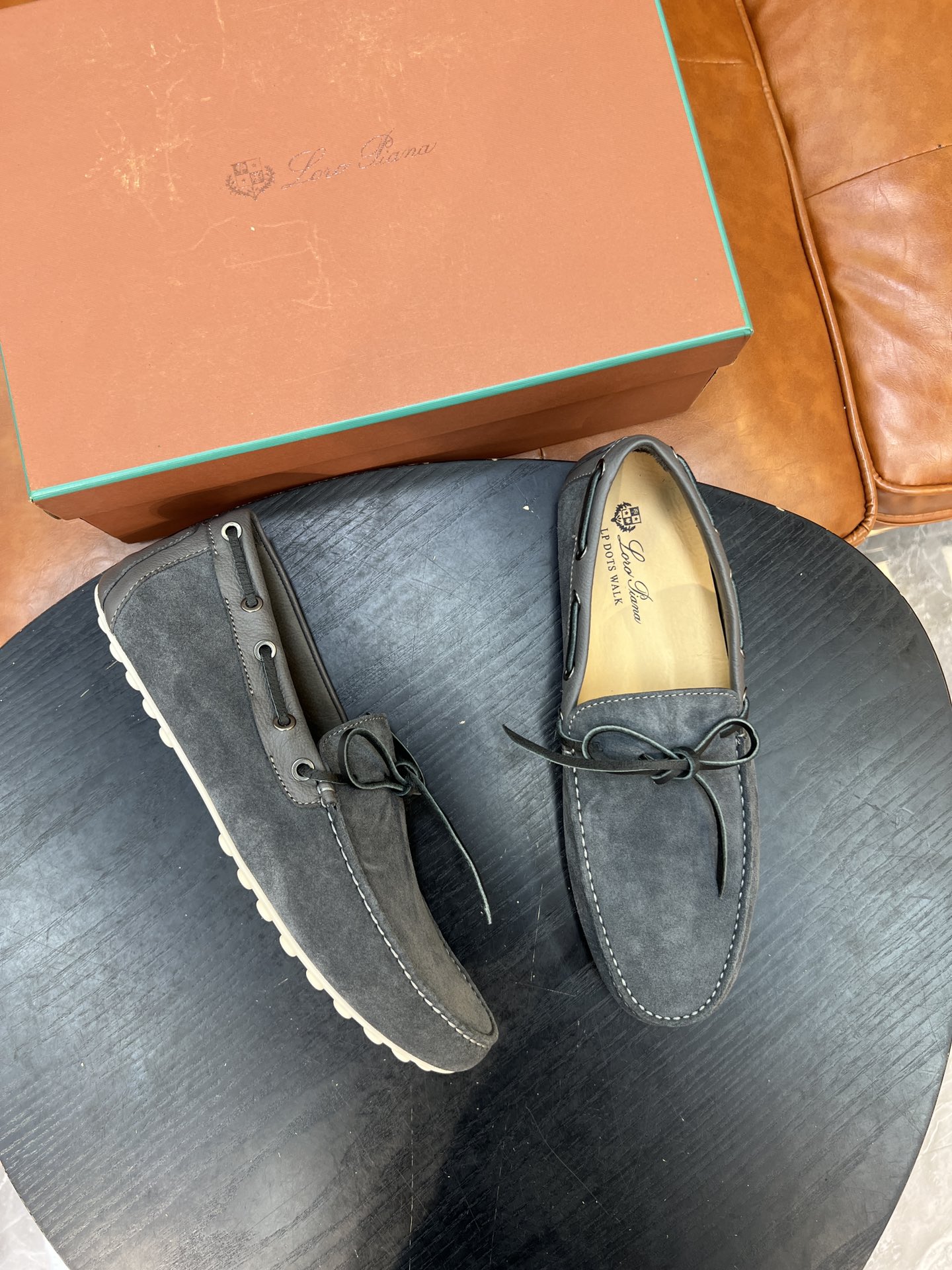 로로피아나 Loro Piana Dot Sole Walk