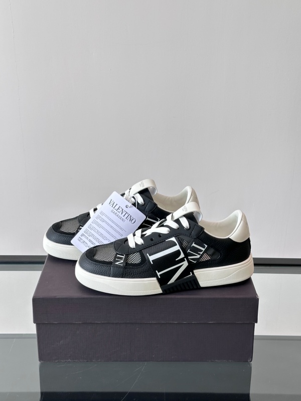 발렌티노 Valentino 스니커즈