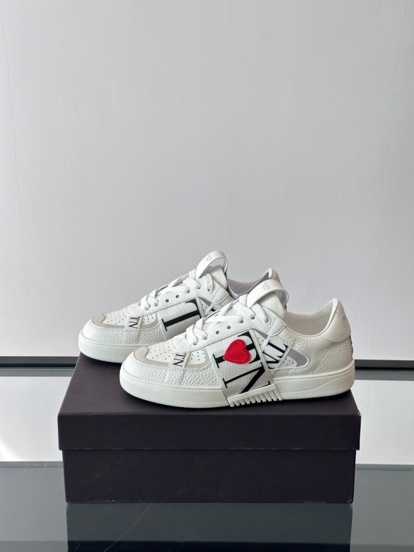 발렌티노 Valentino 스니커즈