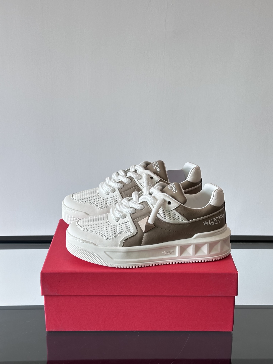 발렌티노 Valentino 스니커즈