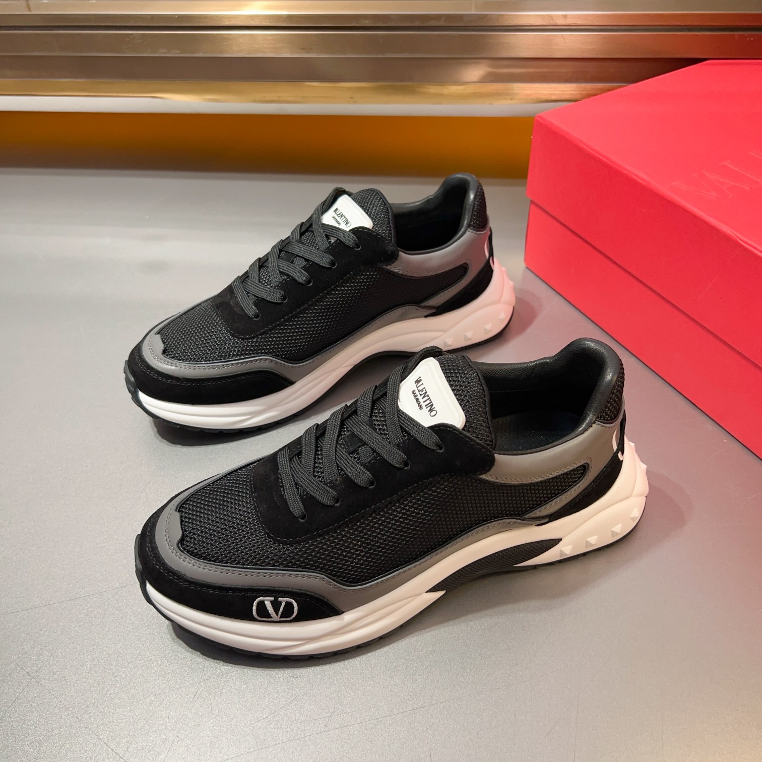 발렌티노 Valentino 스니커즈