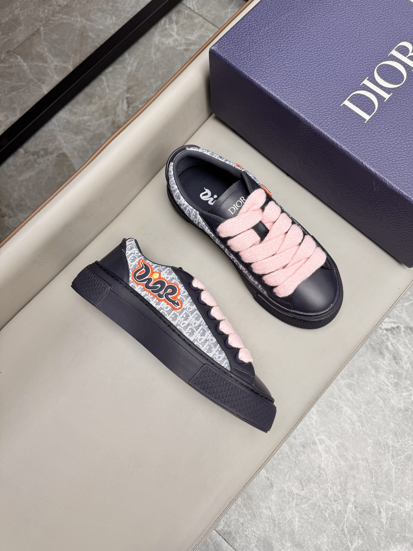 디올 Dior 스니커즈