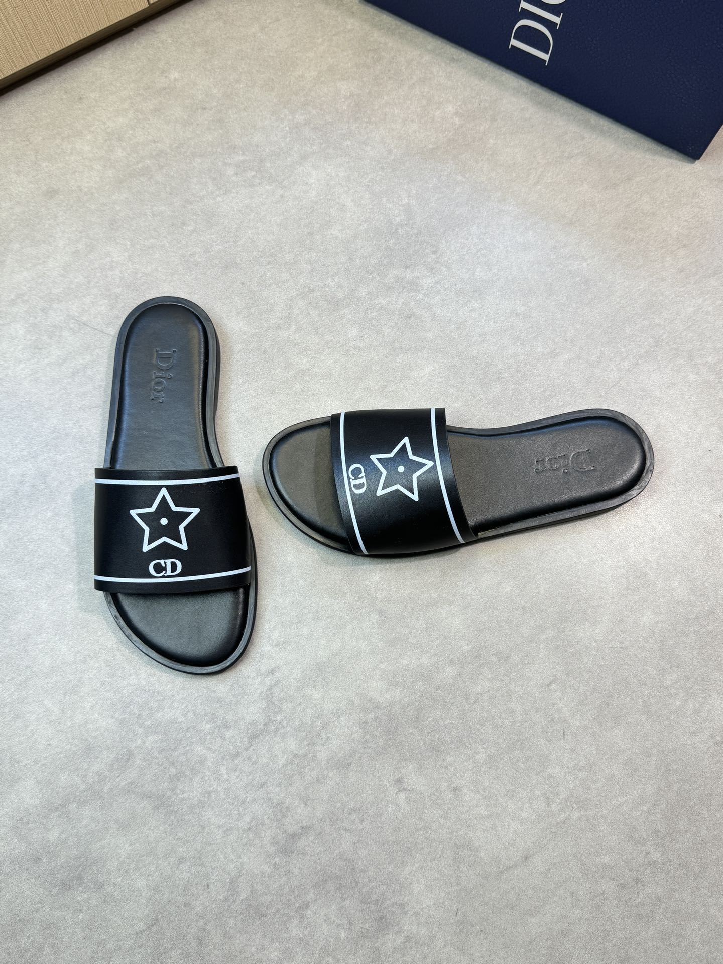 디올 Dior 슬리퍼