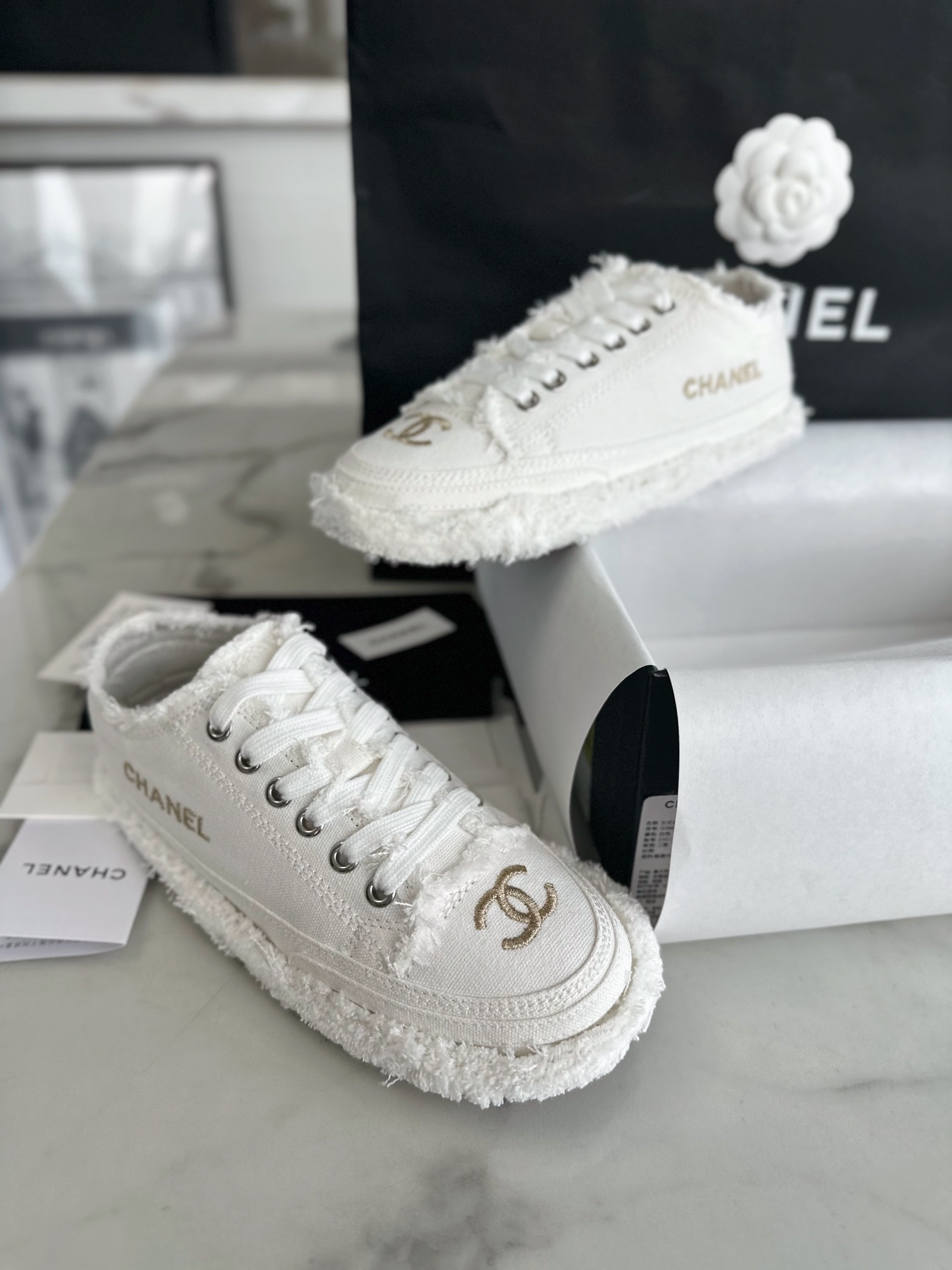 샤넬 CHANEL 스니커즈