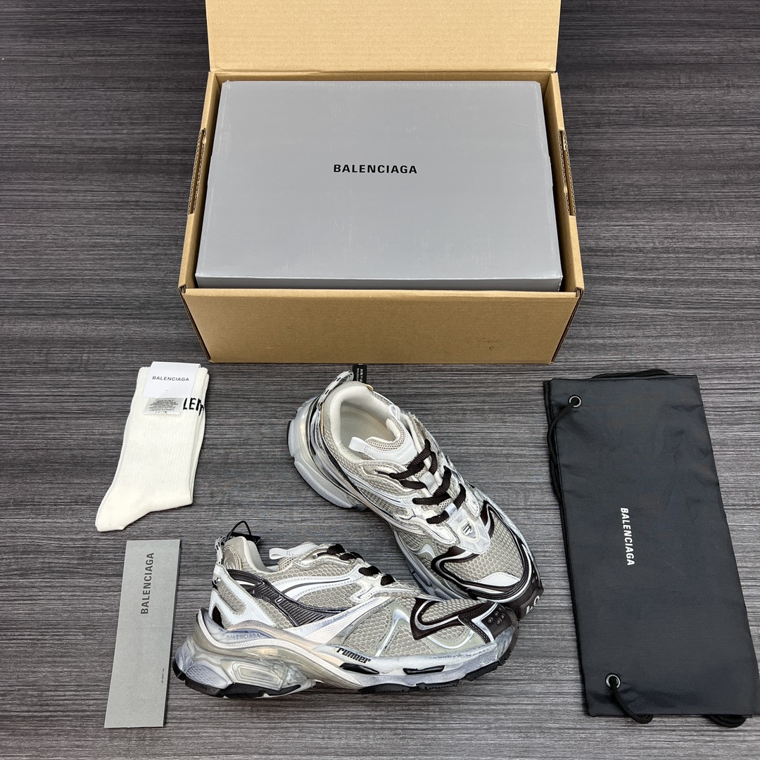 순원 발렌시아가 러너 스니커즈