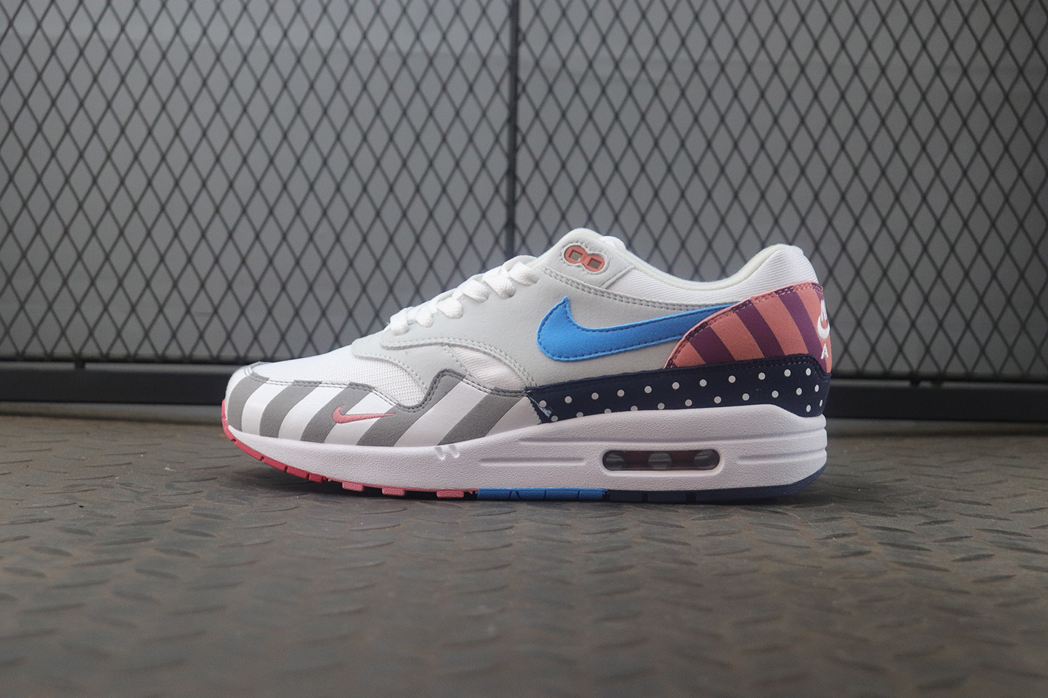 OWF 나이키 에어맥스 1 \\\\\\\'87 프리미엄 PE 탄 그린 HQ2640-200